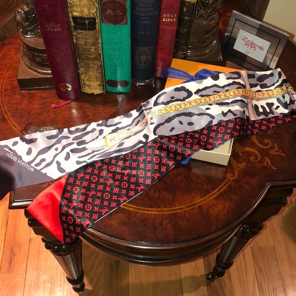 Louis Vuitton Bandeau ❤️💯silk❤️ - Picture 5 of 6